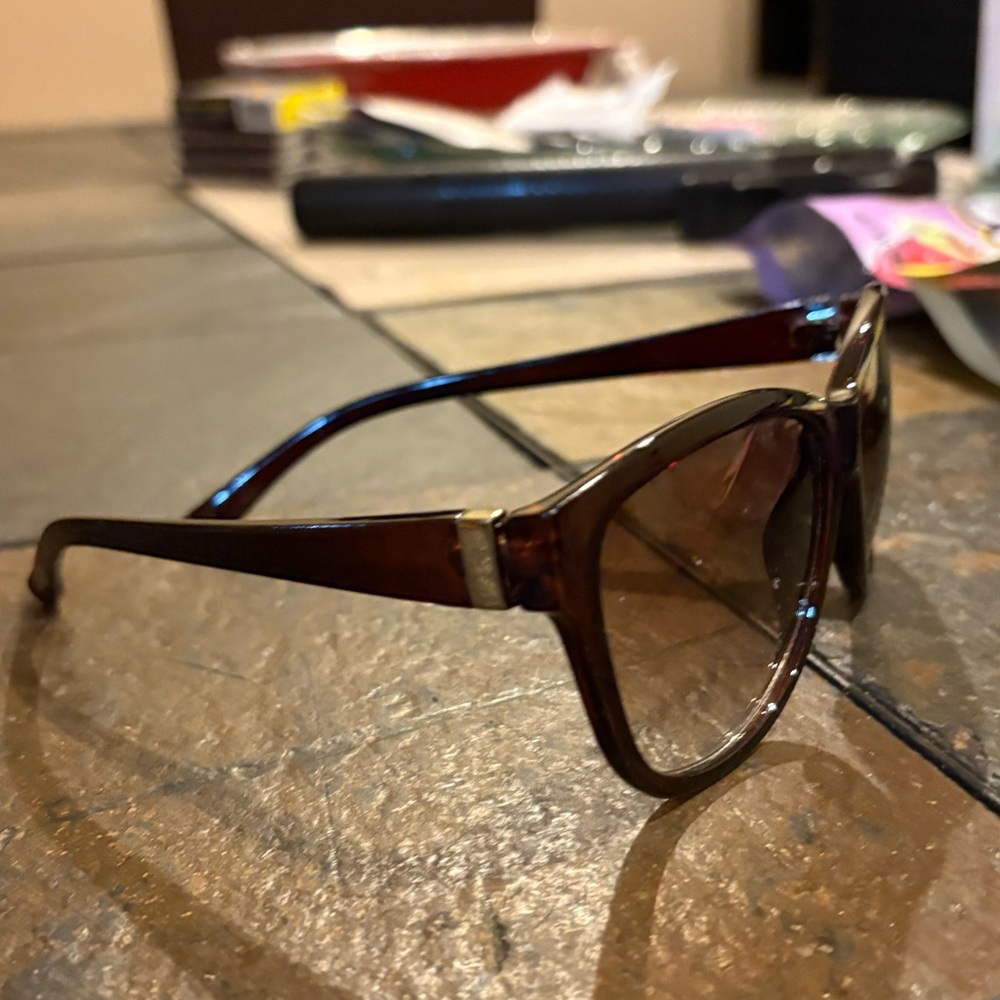 Chic Tortoise Shell Sunglasses